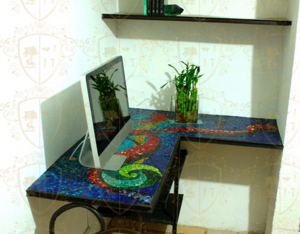 ESCRITORIO DE FORJA Y MOSAICO