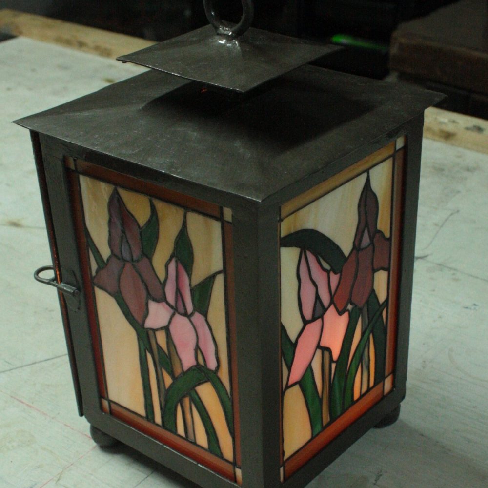 FAROL CON VITRAL 01