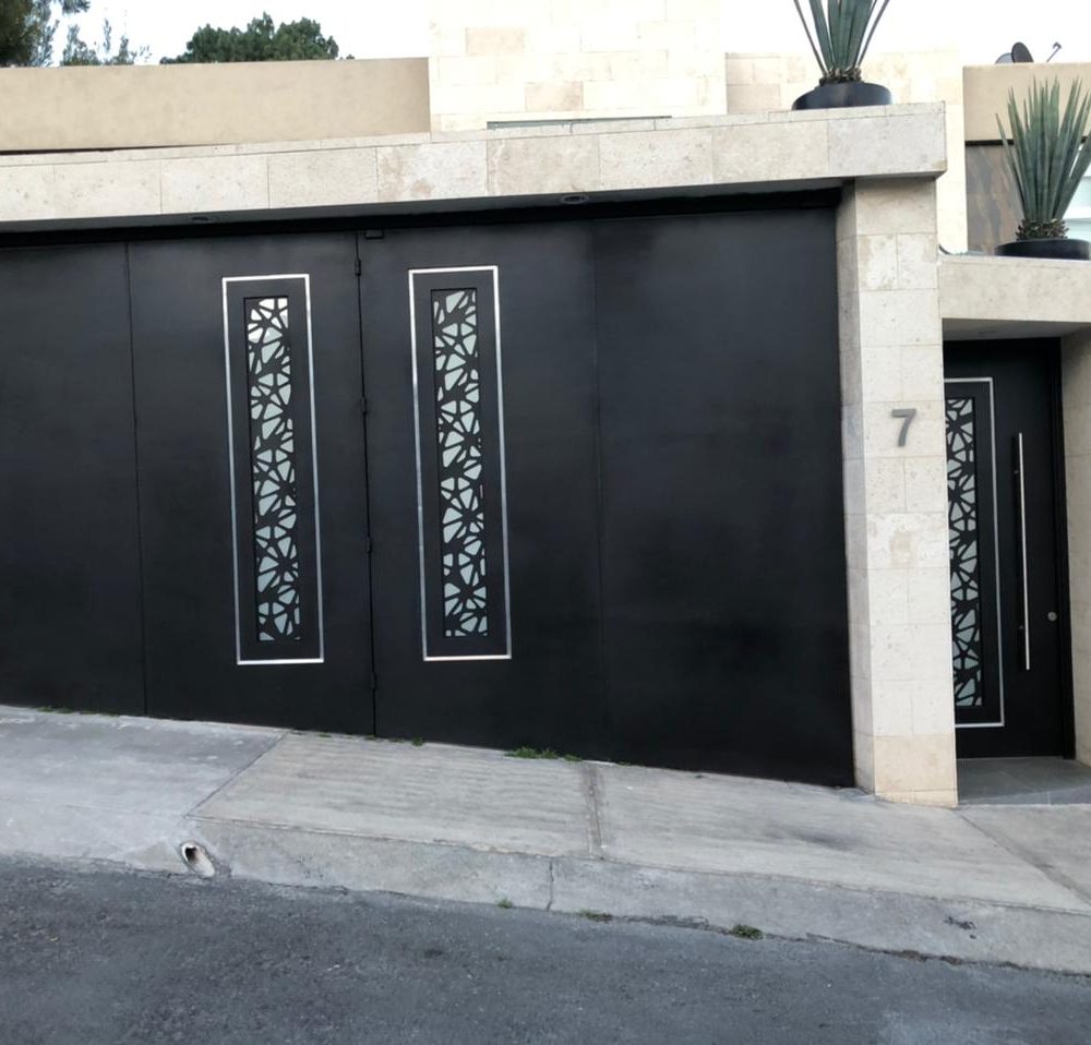 ¿Cómo dar mantenimiento a una puerta o portón de herrería?